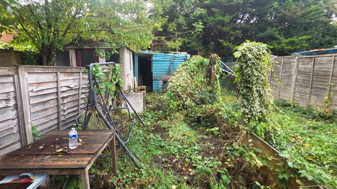 London, NW10 0DS - Online Auctions