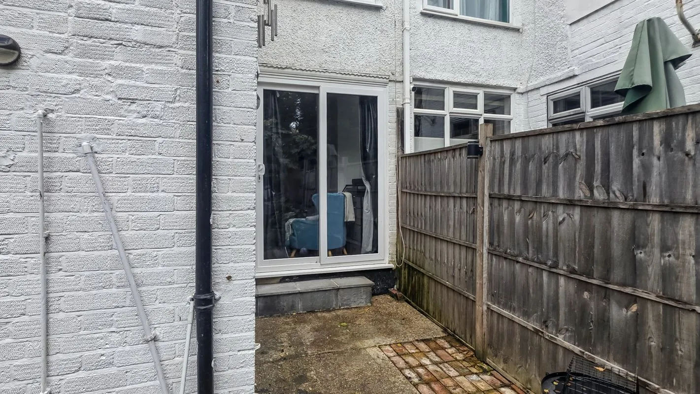 London, NW10 0DS - Online Auctions