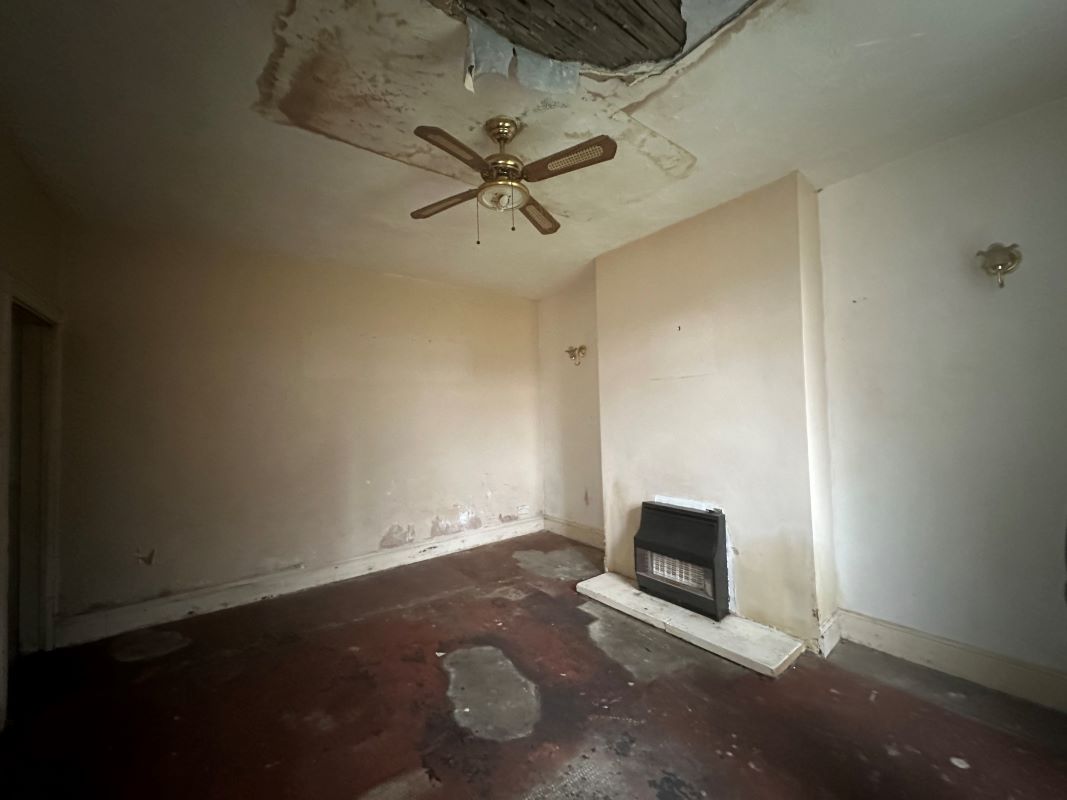 Linthwaite, Huddersfield, West Yorkshire, HD7 5QY - Online Auctions