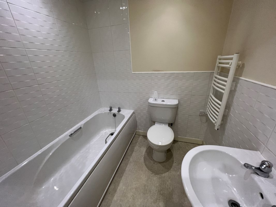 323 Bramall Lane, Sheffield, South Yorkshire, S2 4RJ - Online Auctions