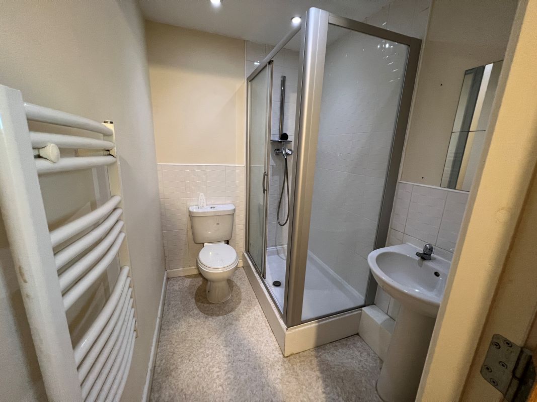 323 Bramall Lane, Sheffield, South Yorkshire, S2 4RJ - Online Auctions