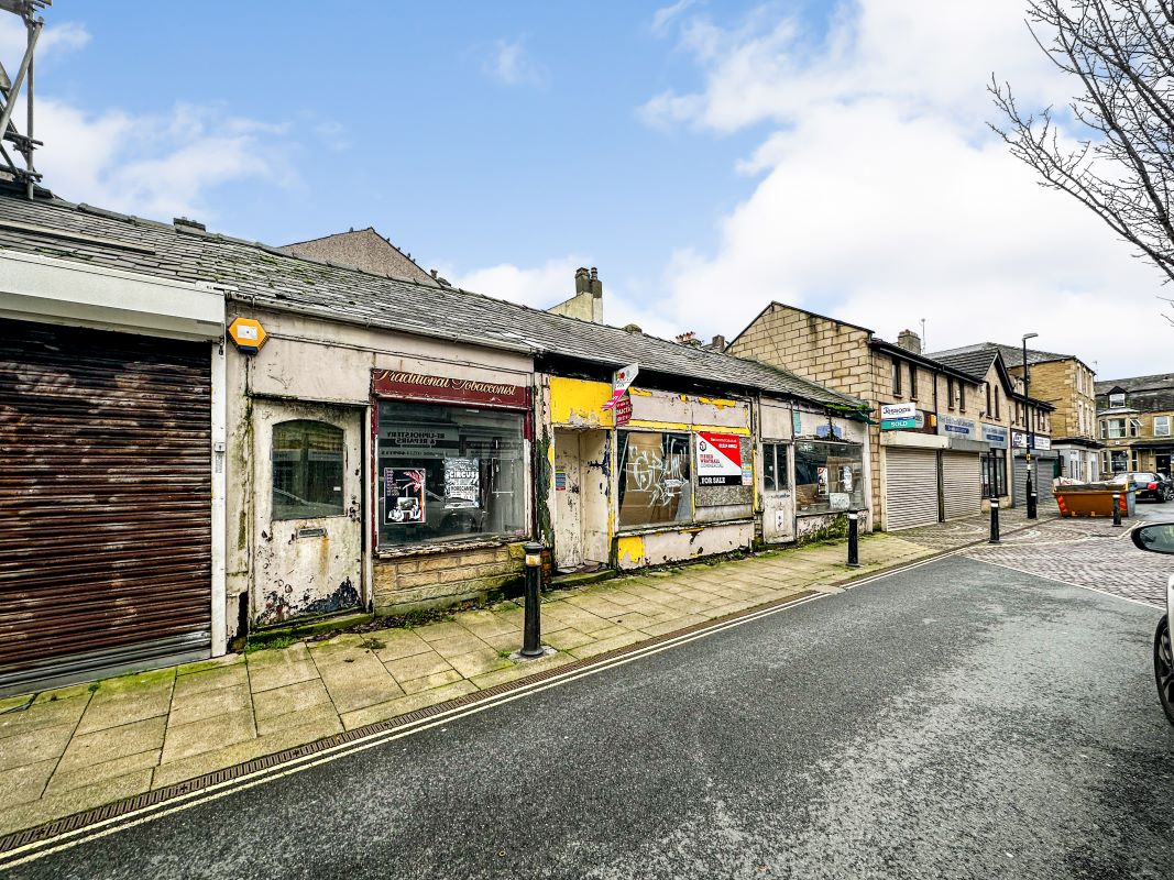 Morecambe, Lancashire, LA3 1QF - Online Auctions