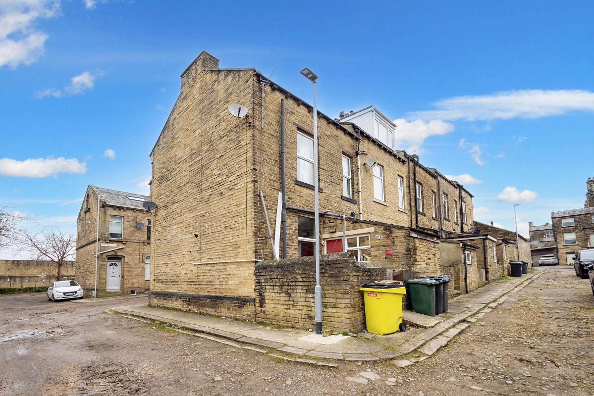 Bingley, West Yorkshire, BD16 4BN - Online Auctions