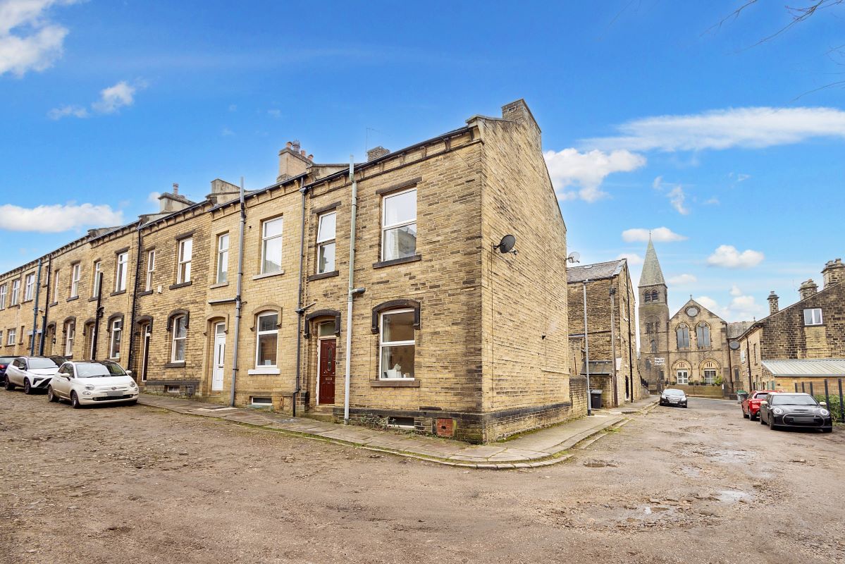 Bingley, West Yorkshire, BD16 4BN - Online Auctions