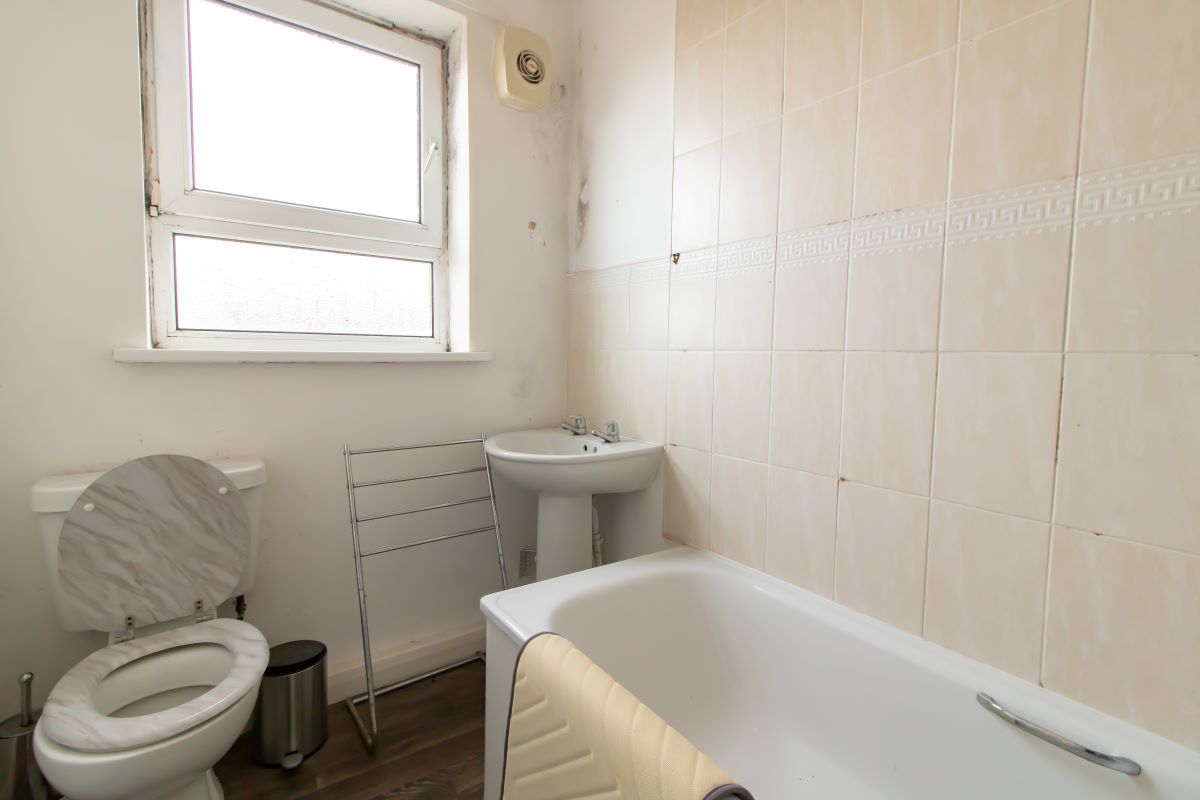 Horden, Peterlee, County Durham, SR8 4LZ - Online Auctions