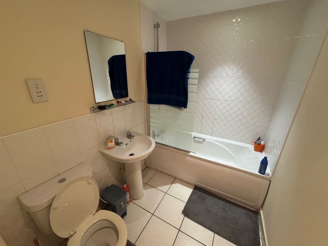 323 Bramall Lane, Sheffield, South Yorkshire, S2 4RR - Online Auctions