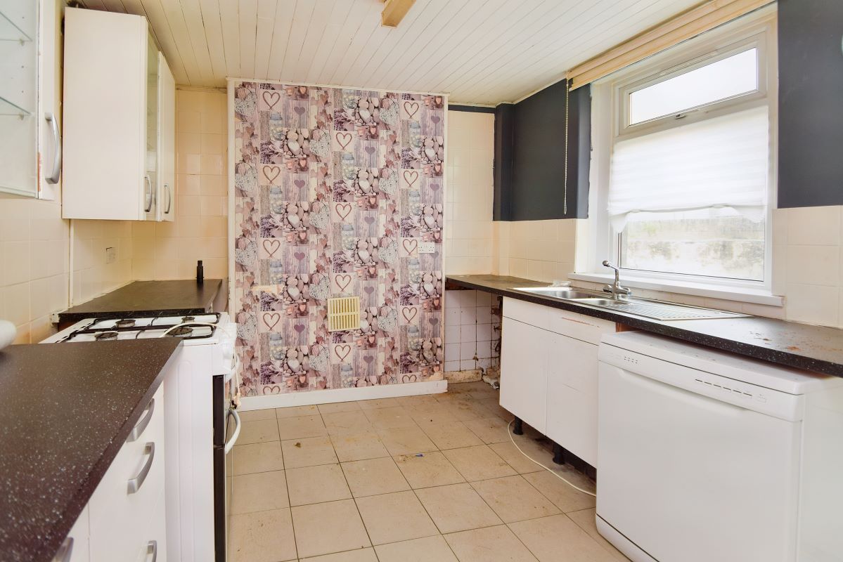 Barry, South Glamorgan, CF63 4PT - Online Auctions