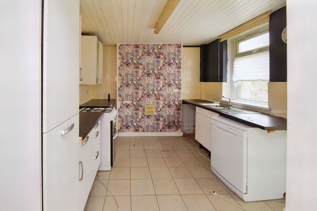 Barry, South Glamorgan, CF63 4PT - Online Auctions
