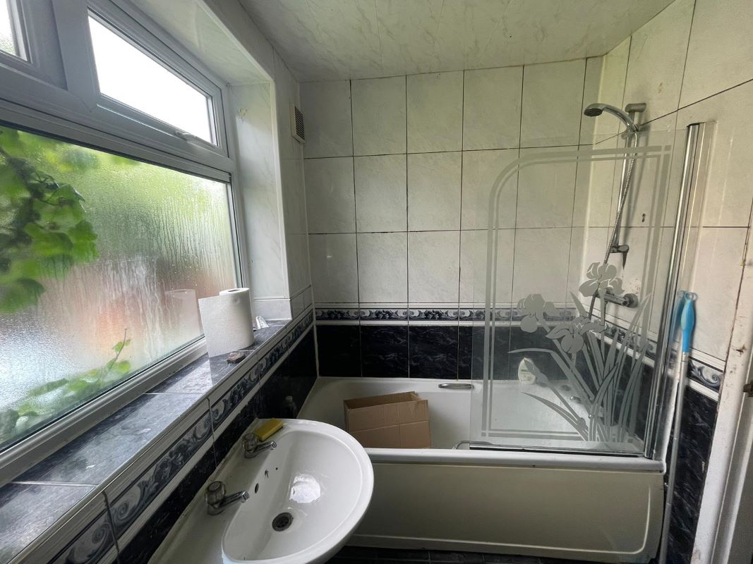 Barnsley, South Yorkshire, S70 4NR - Online Auctions