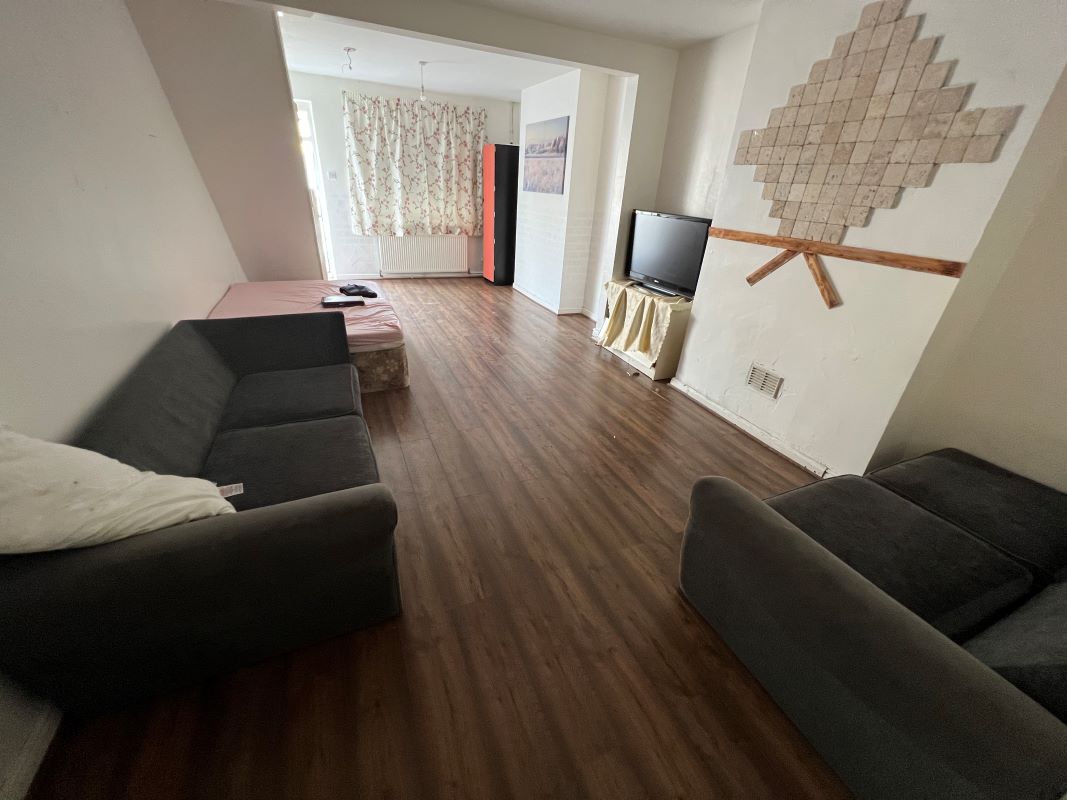 Edlington, Doncaster, South Yorkshire, DN12 1BA - Online Auctions