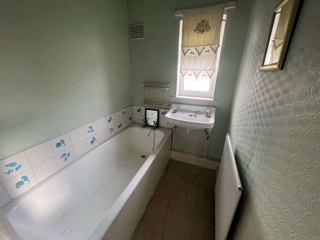 Hood Green, Barnsley, South Yorkshire, S75 3HG - Online Auctions