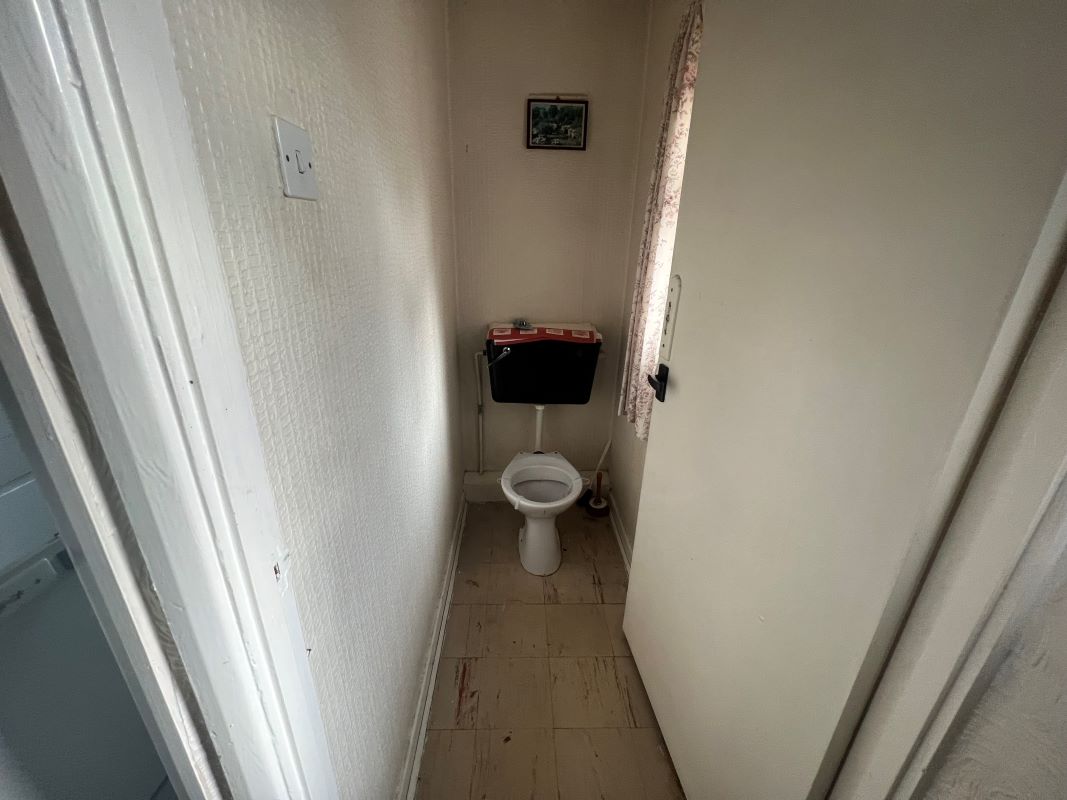 Hood Green, Barnsley, South Yorkshire, S75 3HG - Online Auctions