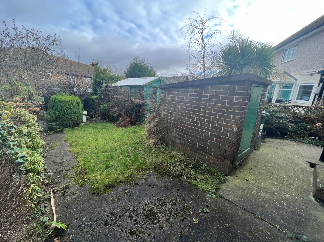 Hood Green, Barnsley, South Yorkshire, S75 3HG - Online Auctions