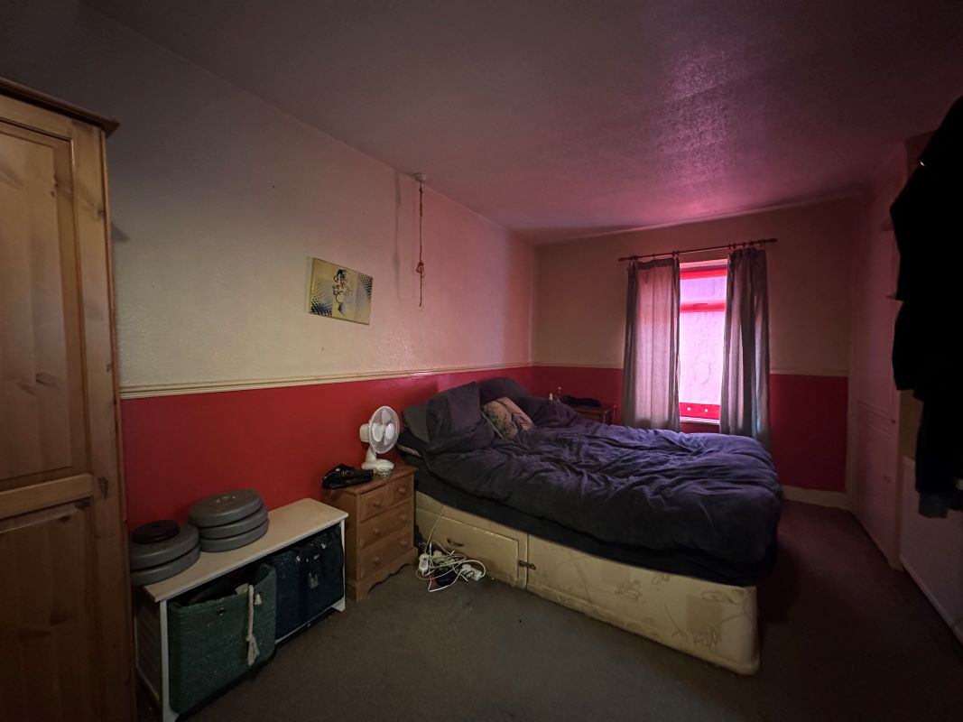 Sheffield, South Yorkshire, S5 8LX - Online Auctions
