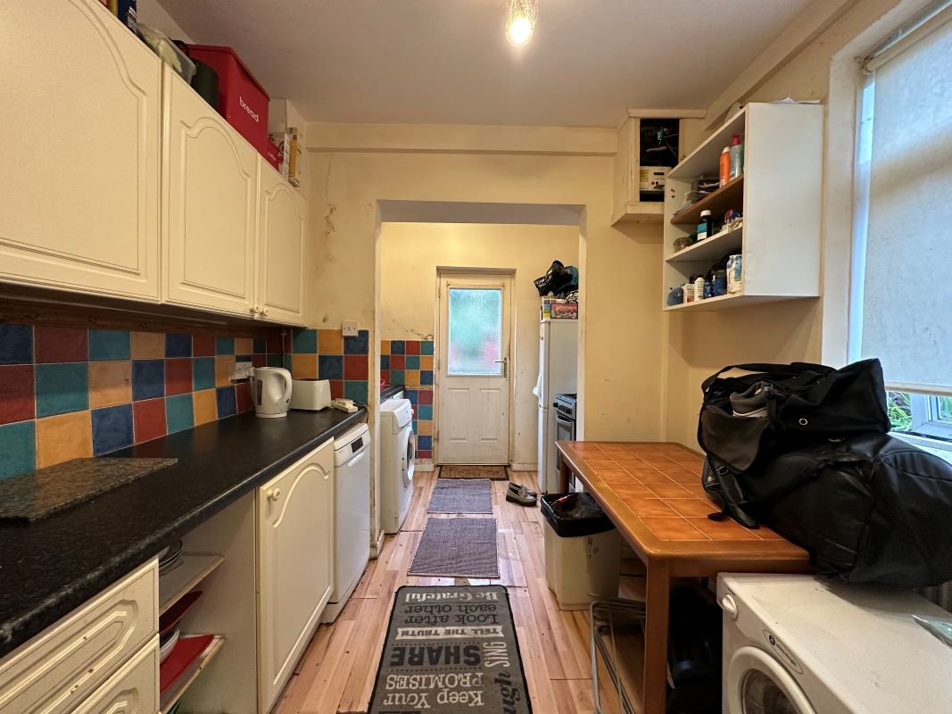 Sheffield, South Yorkshire, S5 8LX - Online Auctions