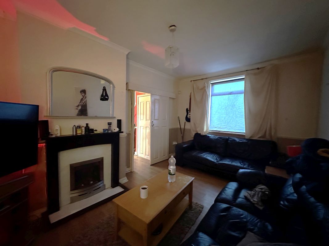Sheffield, South Yorkshire, S5 8LX - Online Auctions