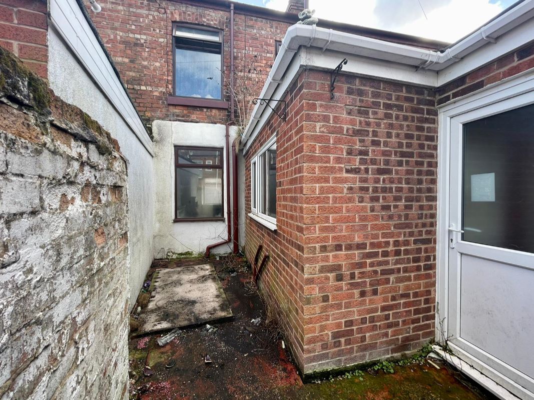 Warrington, Cheshire, WA4 1ES - Online Auctions