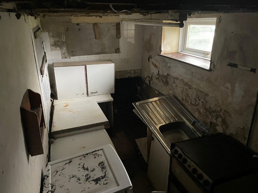 Linthwaite, Huddersfield, West Yorkshire, HD7 5QY - Online Auctions