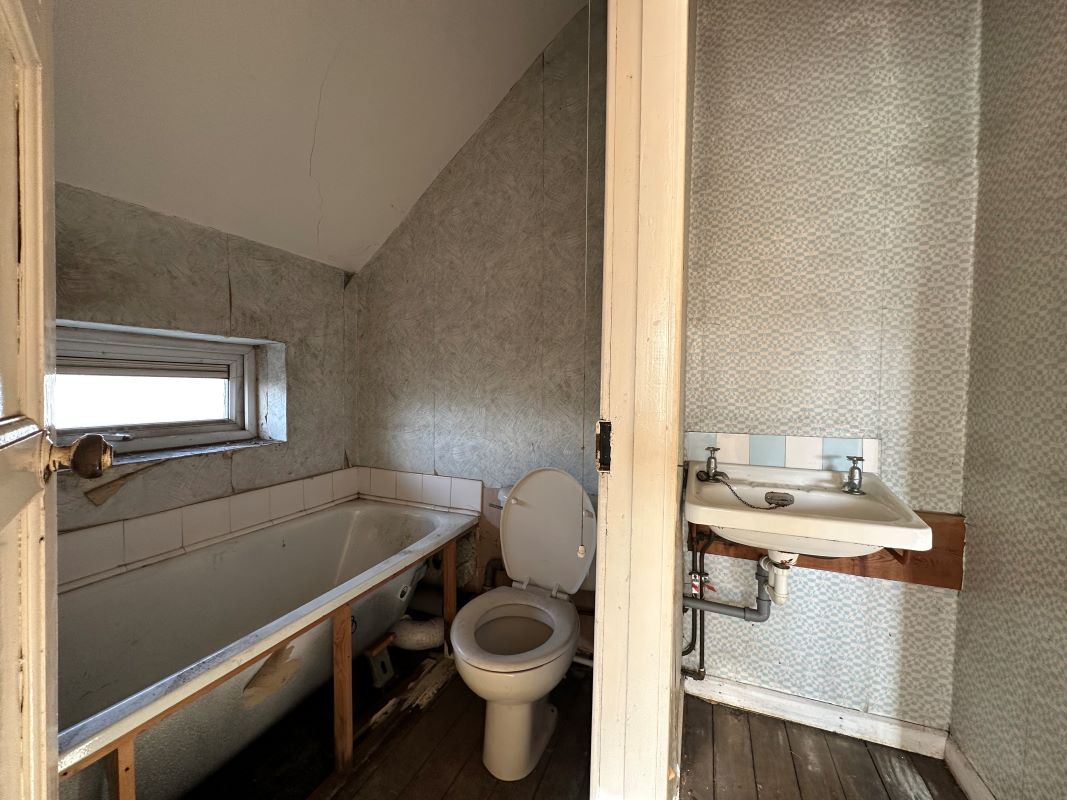 Hampton Road, Dunscroft, Doncaster, South Yorkshire, DN7 4AG - Online Auctions