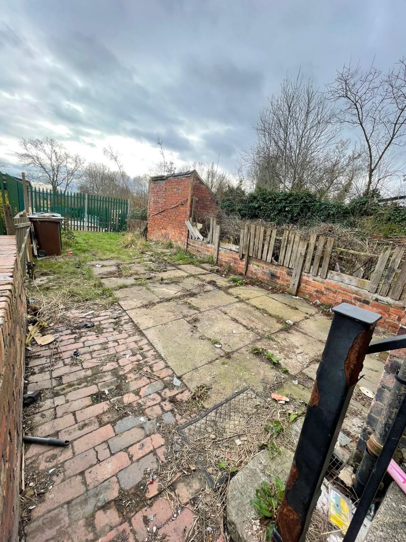 Royston, Barnsley, South Yorkshire, S71 4QT - Online Auctions