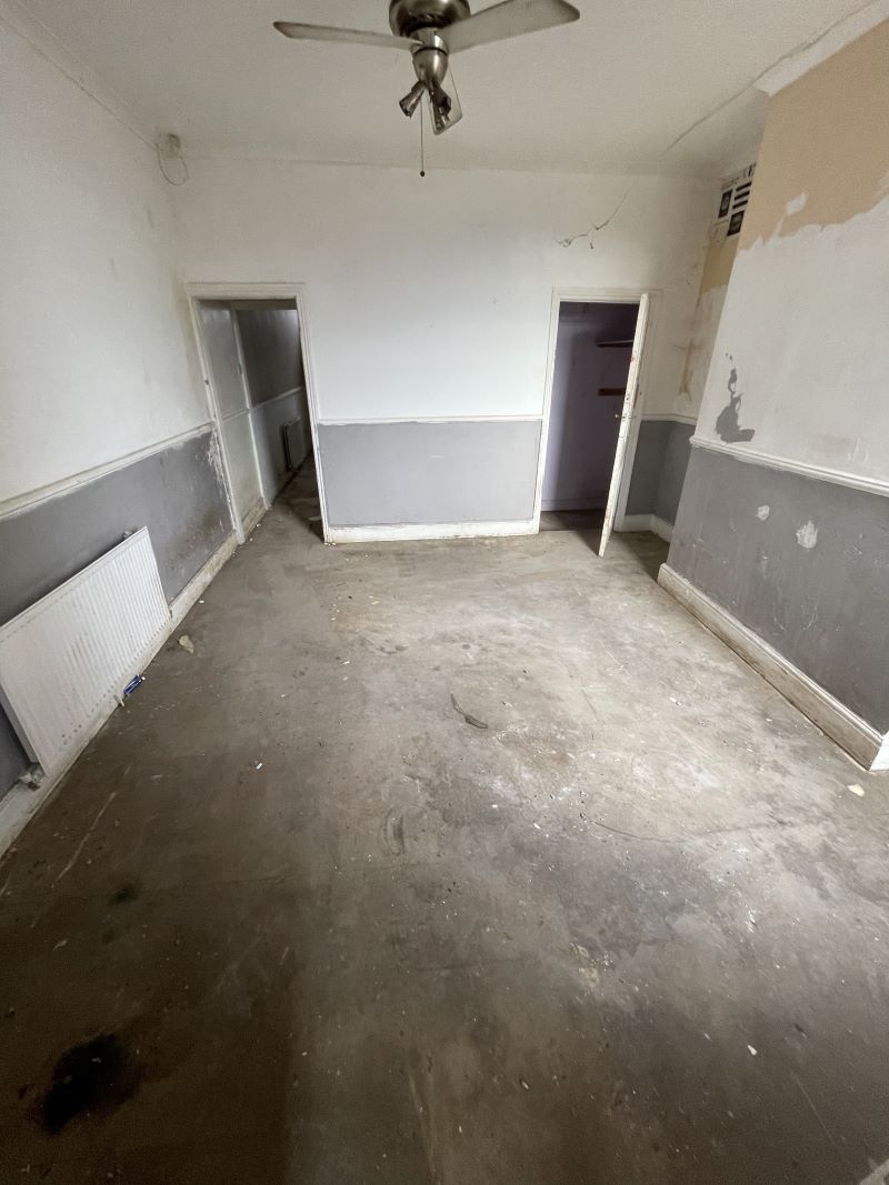 Royston, Barnsley, South Yorkshire, S71 4QT - Online Auctions