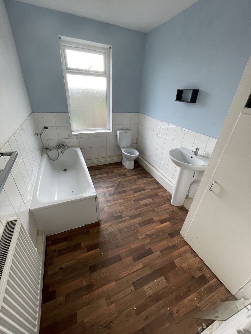 Royston, Barnsley, South Yorkshire, S71 4QT - Online Auctions