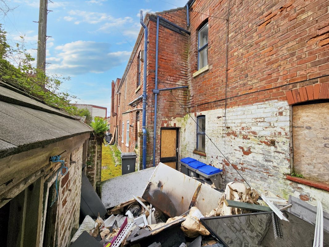 Blackpool, Lancashire, FY1 3JT - Online Auctions