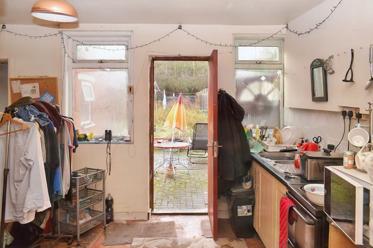 Coventry, West Midlands, CV6 7FQ - Online Auctions