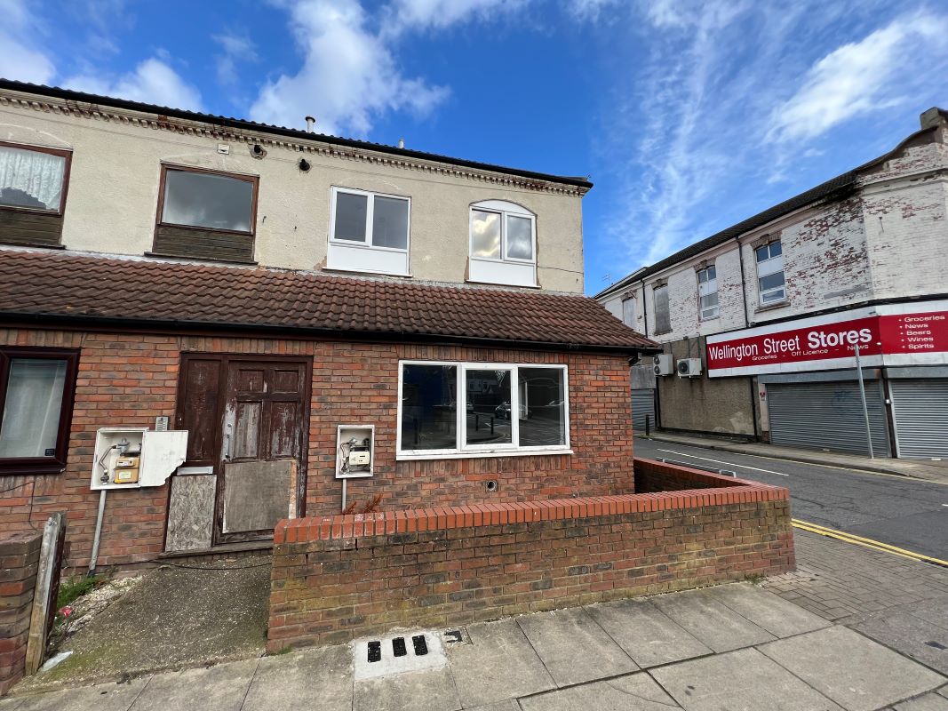 Grimsby, South Humberside, DN32 7JY - Online Auctions