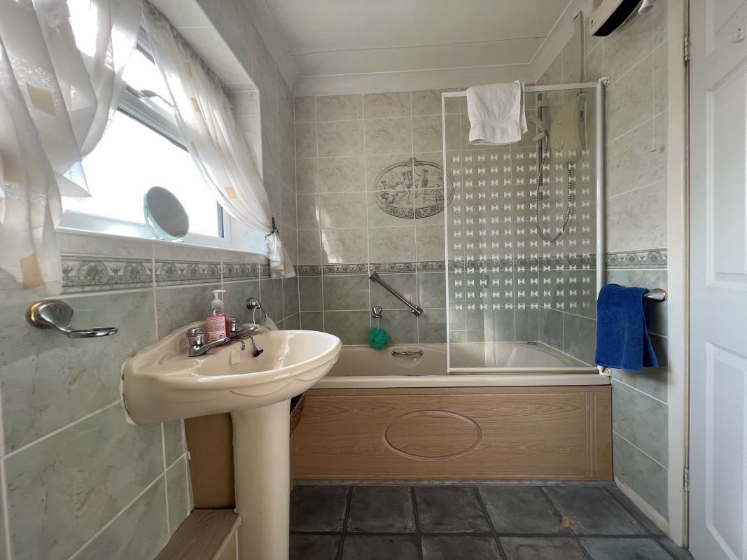 Bolton-Upon-Dearne, Rotherham, South Yorkshire, S63 8BY - Online Auctions