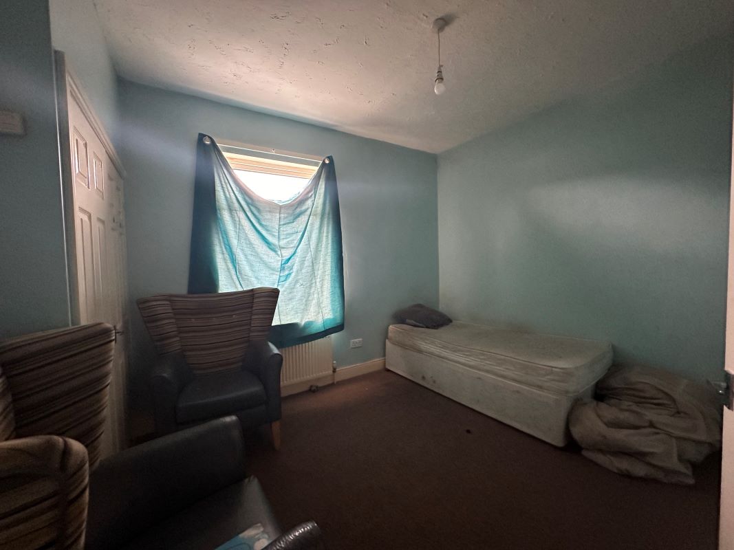 Grimethorpe, Barnsley, South Yorkshire, S72 7LS - Online Auctions