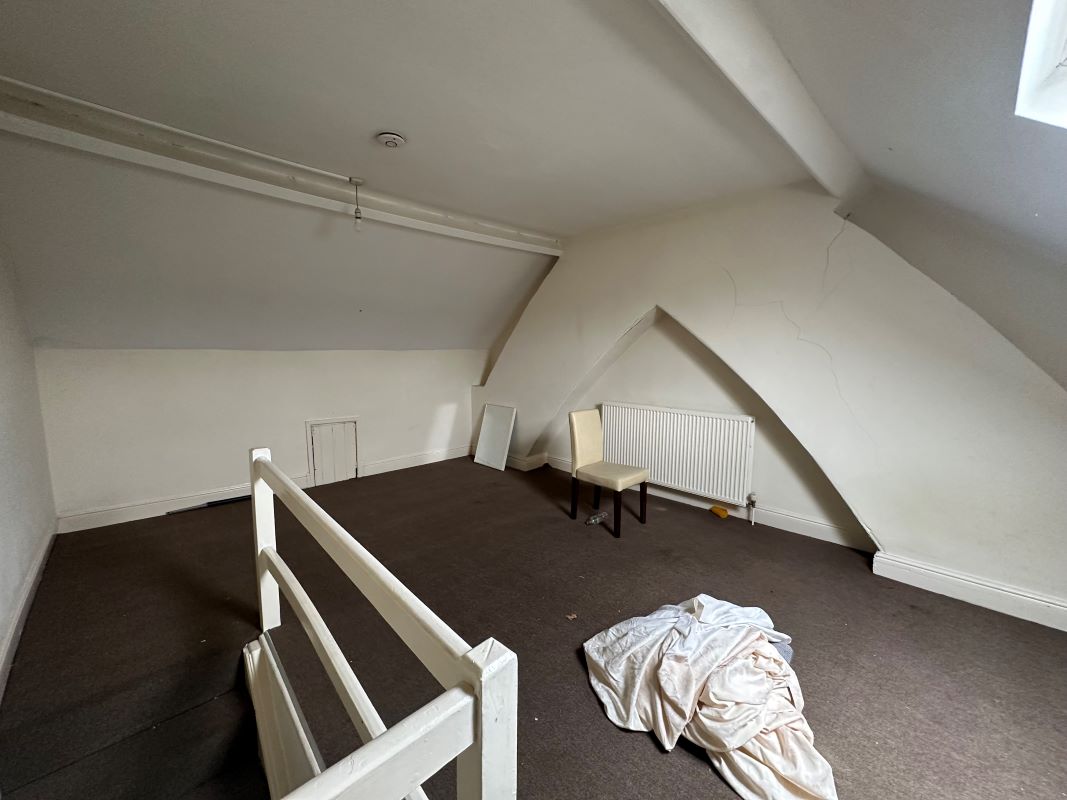 Grimethorpe, Barnsley, South Yorkshire, S72 7LS - Online Auctions