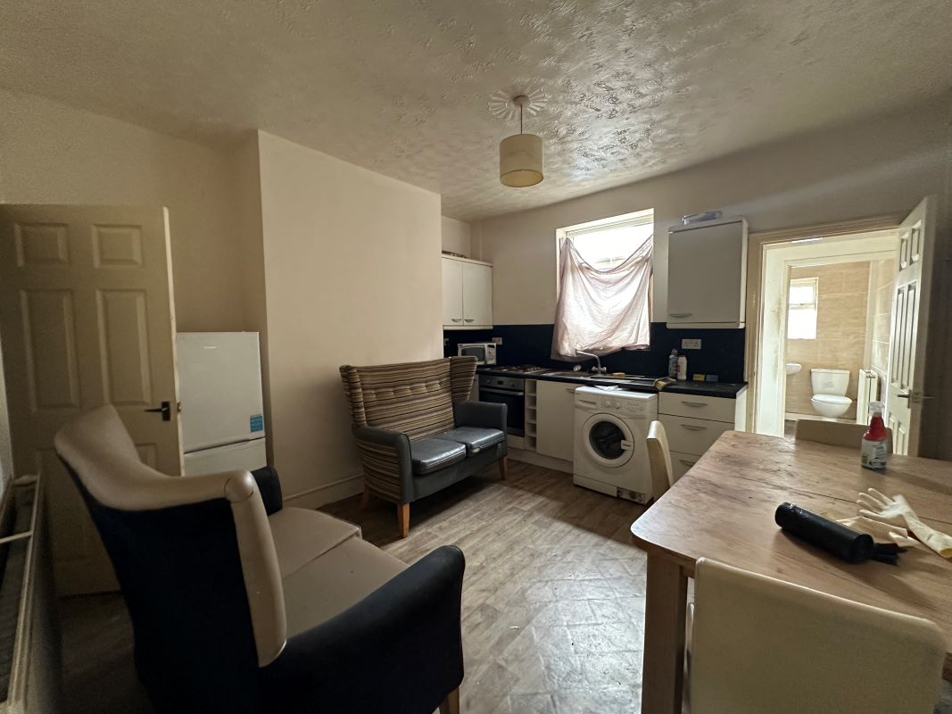 Grimethorpe, Barnsley, South Yorkshire, S72 7LS - Online Auctions