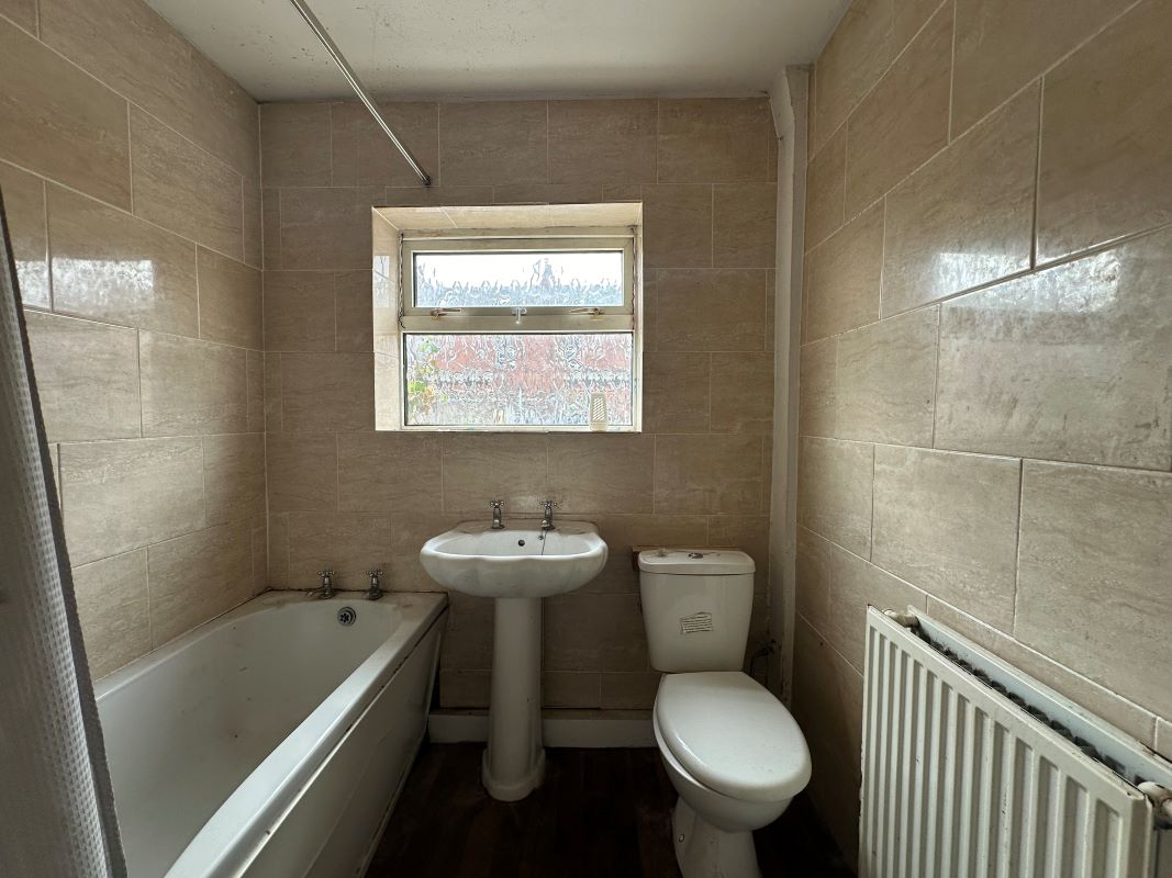 Grimethorpe, Barnsley, South Yorkshire, S72 7LS - Online Auctions
