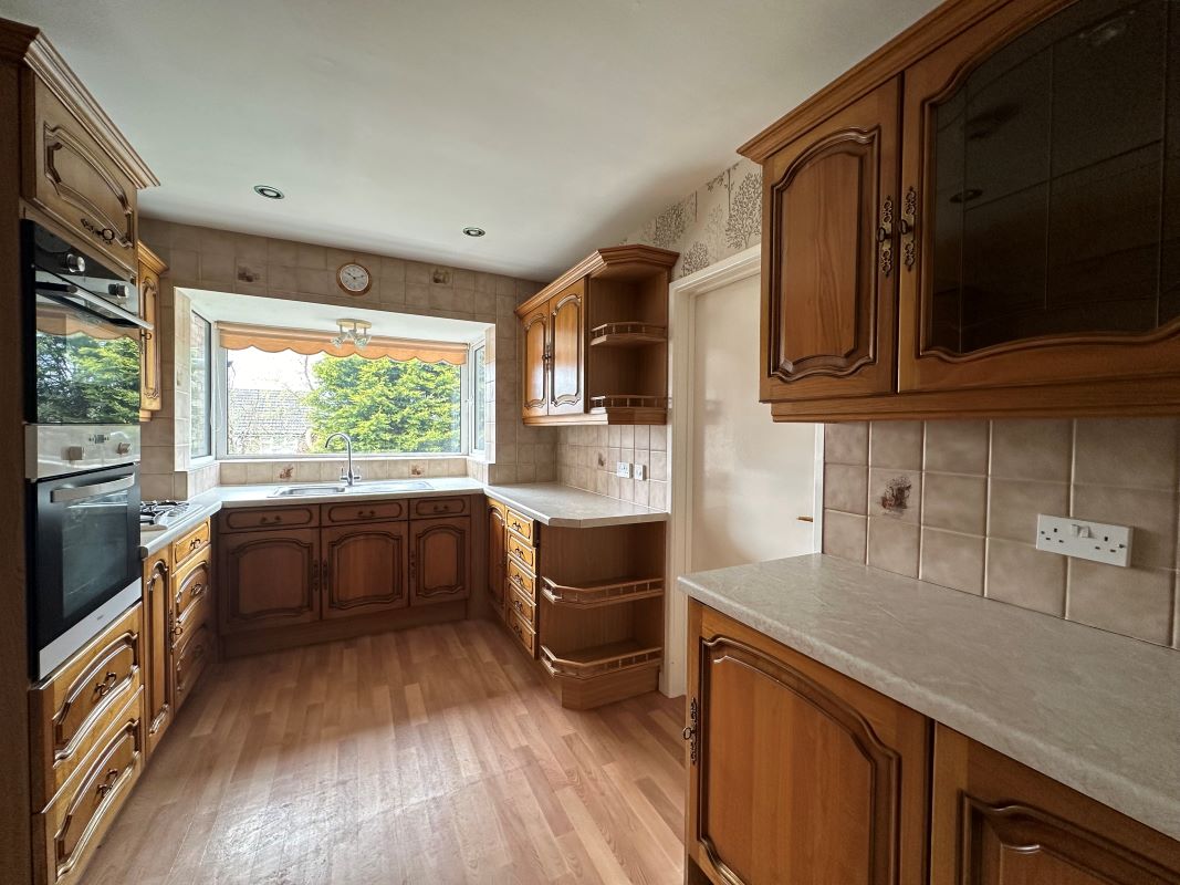 Sheffield, South Yorkshire, S17 4PP - Online Auctions