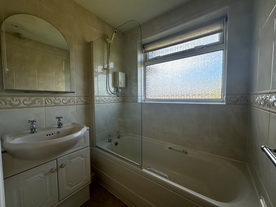 Sheffield, South Yorkshire, S17 4PP - Online Auctions
