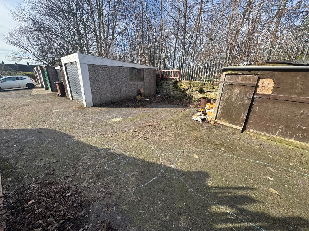 Great Houghton, Barnsley, South Yorkshire, S72 0DE - Online Auctions