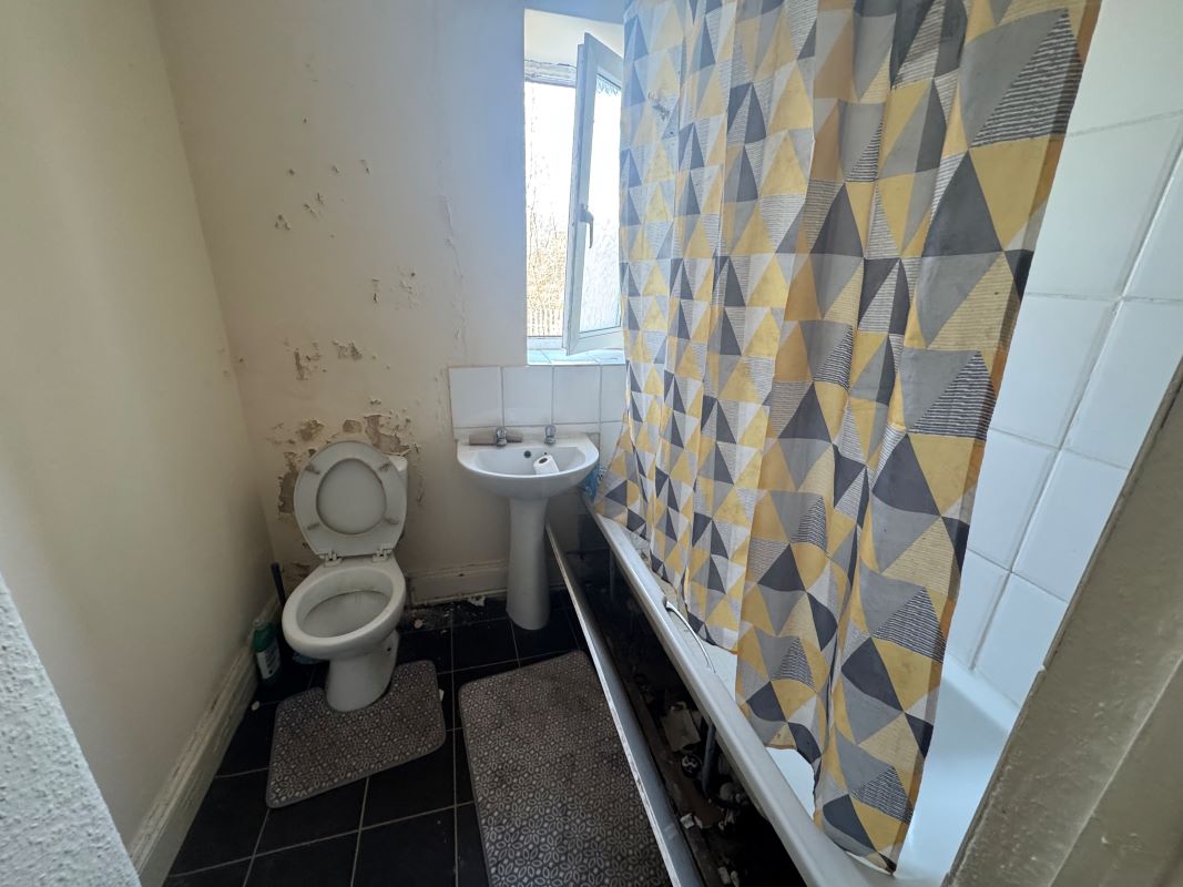 Great Houghton, Barnsley, South Yorkshire, S72 0DE - Online Auctions