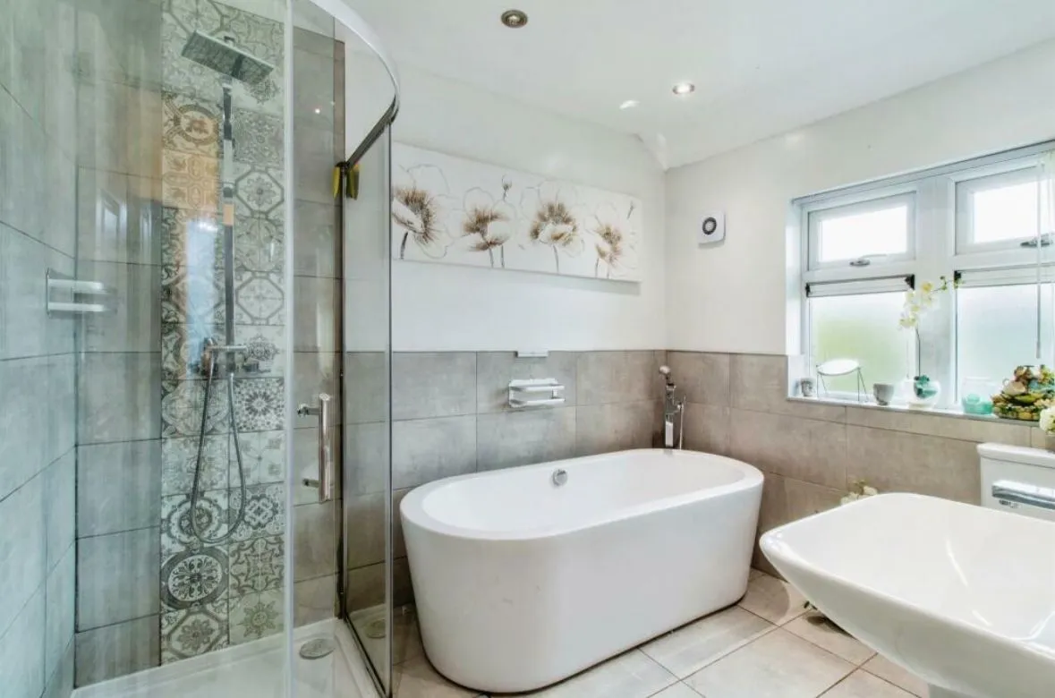 Pudsey, West Yorkshire, LS28 9JZ - Online Auctions