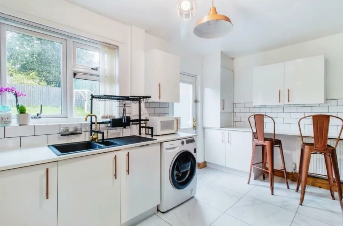 Pudsey, West Yorkshire, LS28 9JZ - Online Auctions