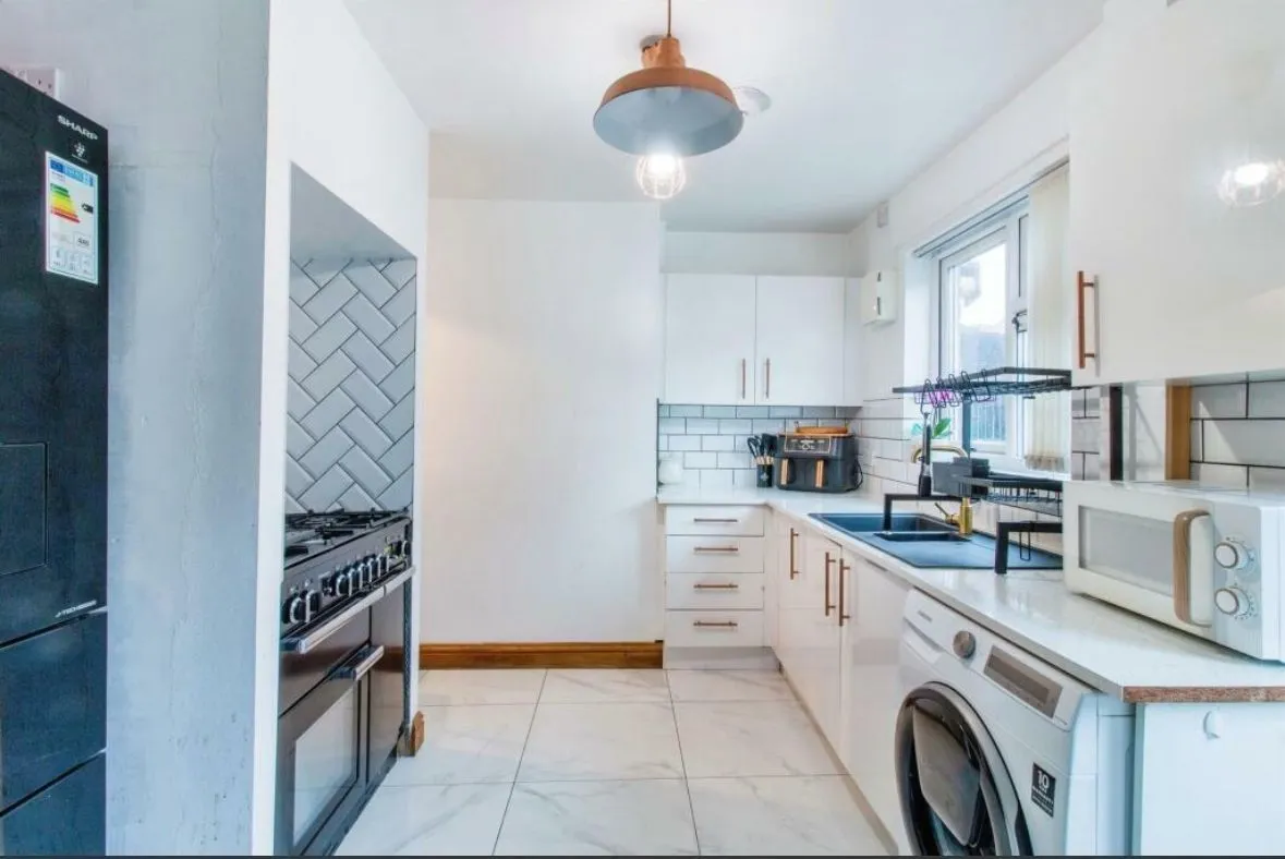 Pudsey, West Yorkshire, LS28 9JZ - Online Auctions
