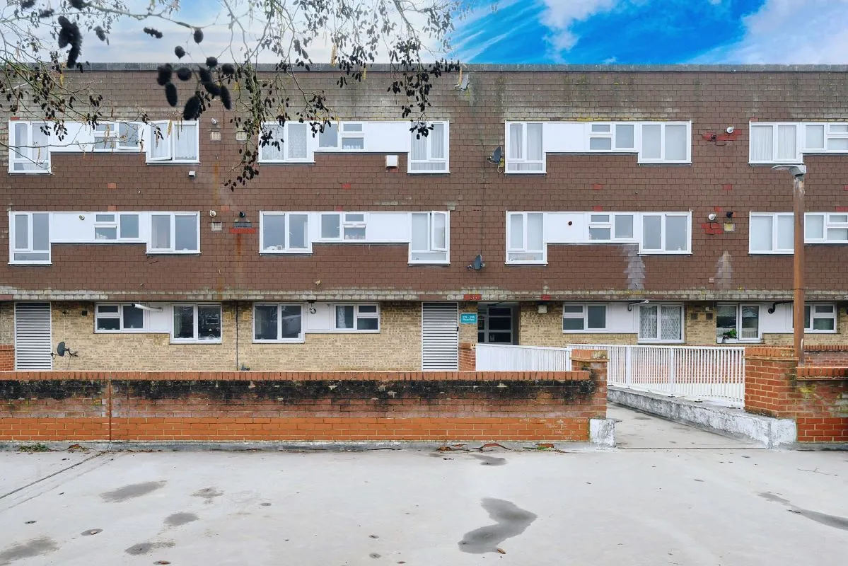 Harlow, Essex, CM18 7QW - Online Auctions