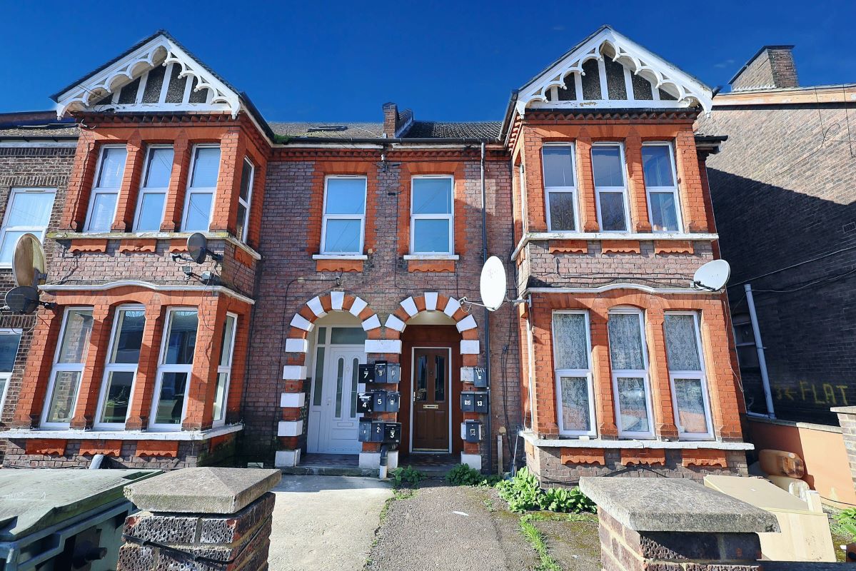 23-25 Biscot Road, Luton, Bedfordshire, LU3 1AH - Online Auctions