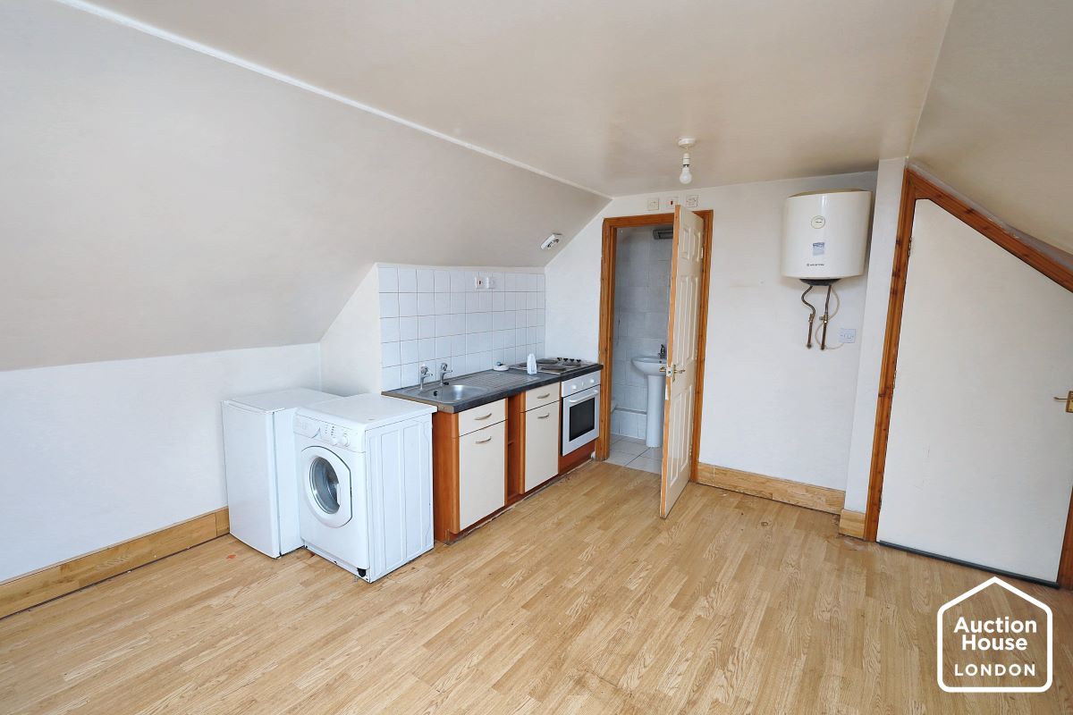 23-25 Biscot Road, Luton, Bedfordshire, LU3 1AH - Online Auctions
