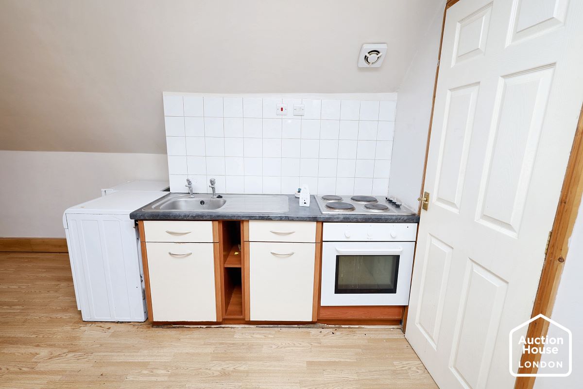 23-25 Biscot Road, Luton, Bedfordshire, LU3 1AH - Online Auctions