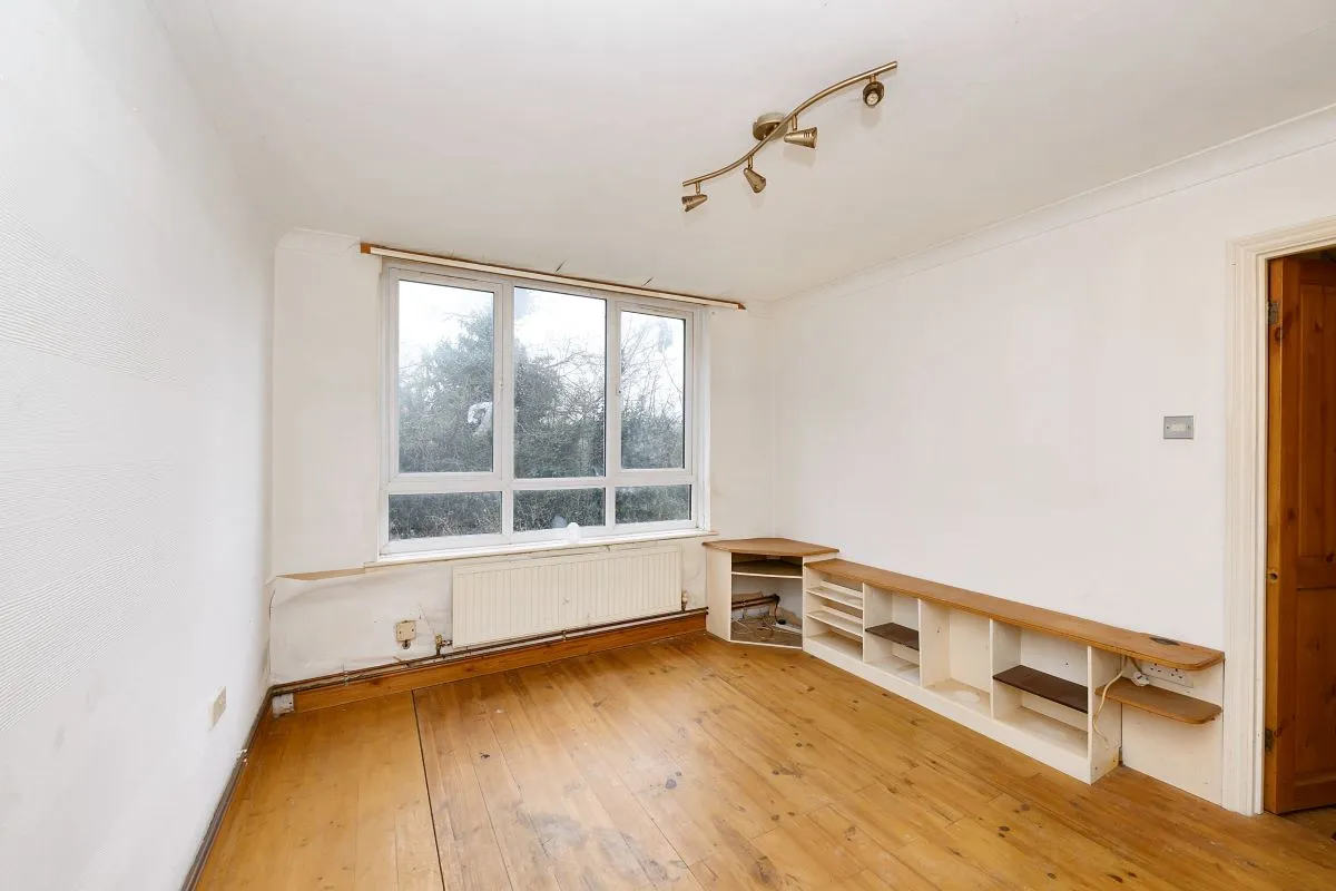 Harlow, Essex, CM18 7QW - Online Auctions