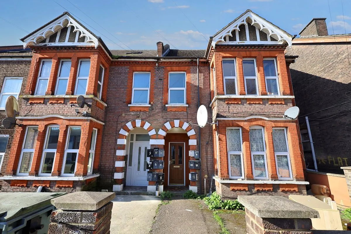 23-25 Biscot Road, Luton, Bedfordshire, LU3 1AH - Online Auctions