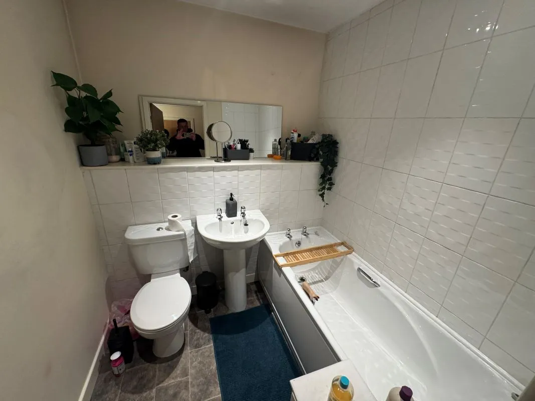 323 Bramall Lane, Sheffield, South Yorkshire, S2 4RQ - Online Auctions