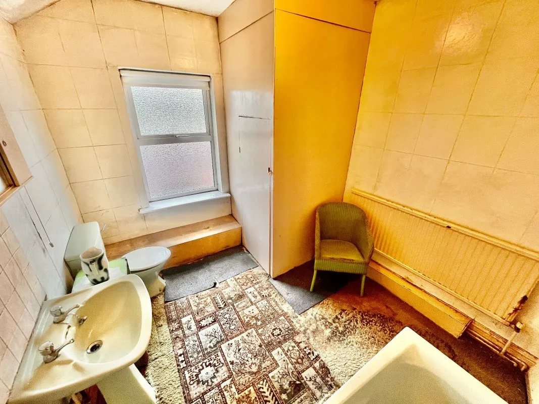 Doncaster, South Yorkshire, DN4 8AG - Online Auctions