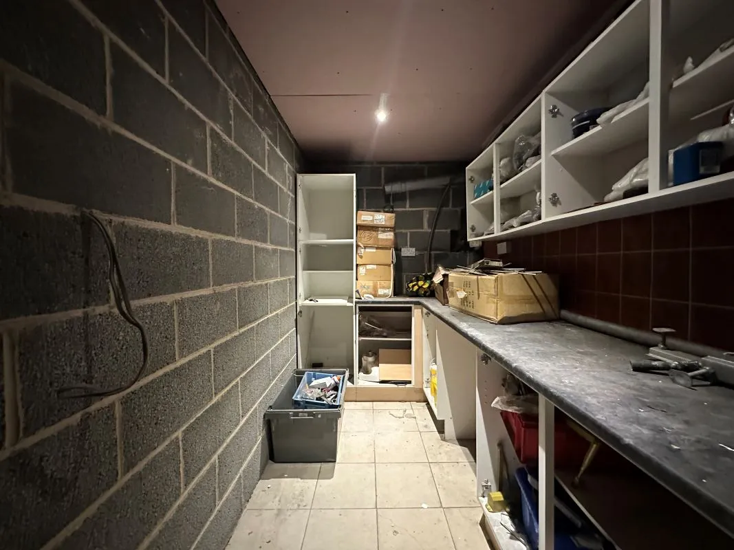 Doncaster, South Yorkshire, DN4 0RD - Online Auctions